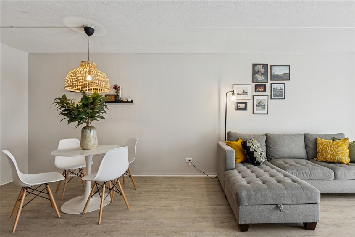 5125 Blodgett Avenue, Unit 208T Downers Grove, IL 60515 - Photo 5 of 23