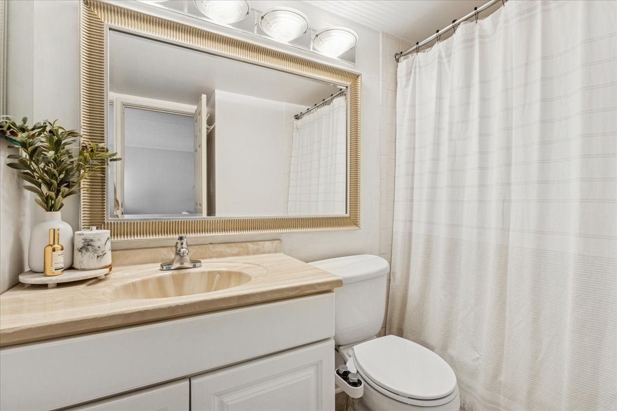 5125 Blodgett Avenue, Unit 208T Downers Grove, IL 60515 - Photo 10 of 23