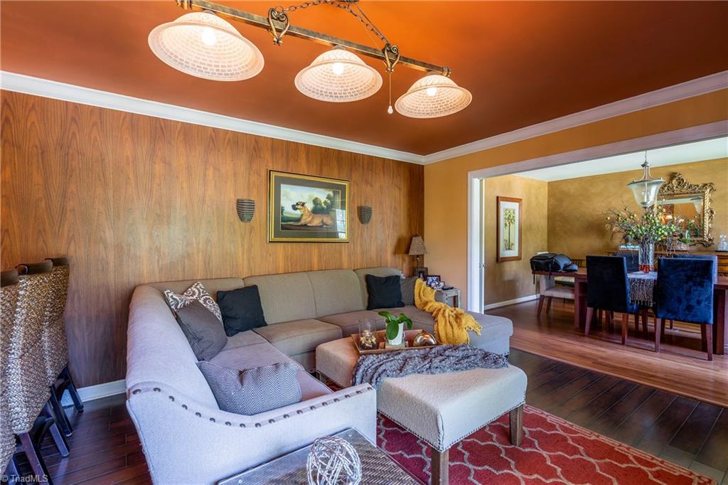 926 Croyden Street High Point, NC 27262 - Photo 12 of 23 Living Room