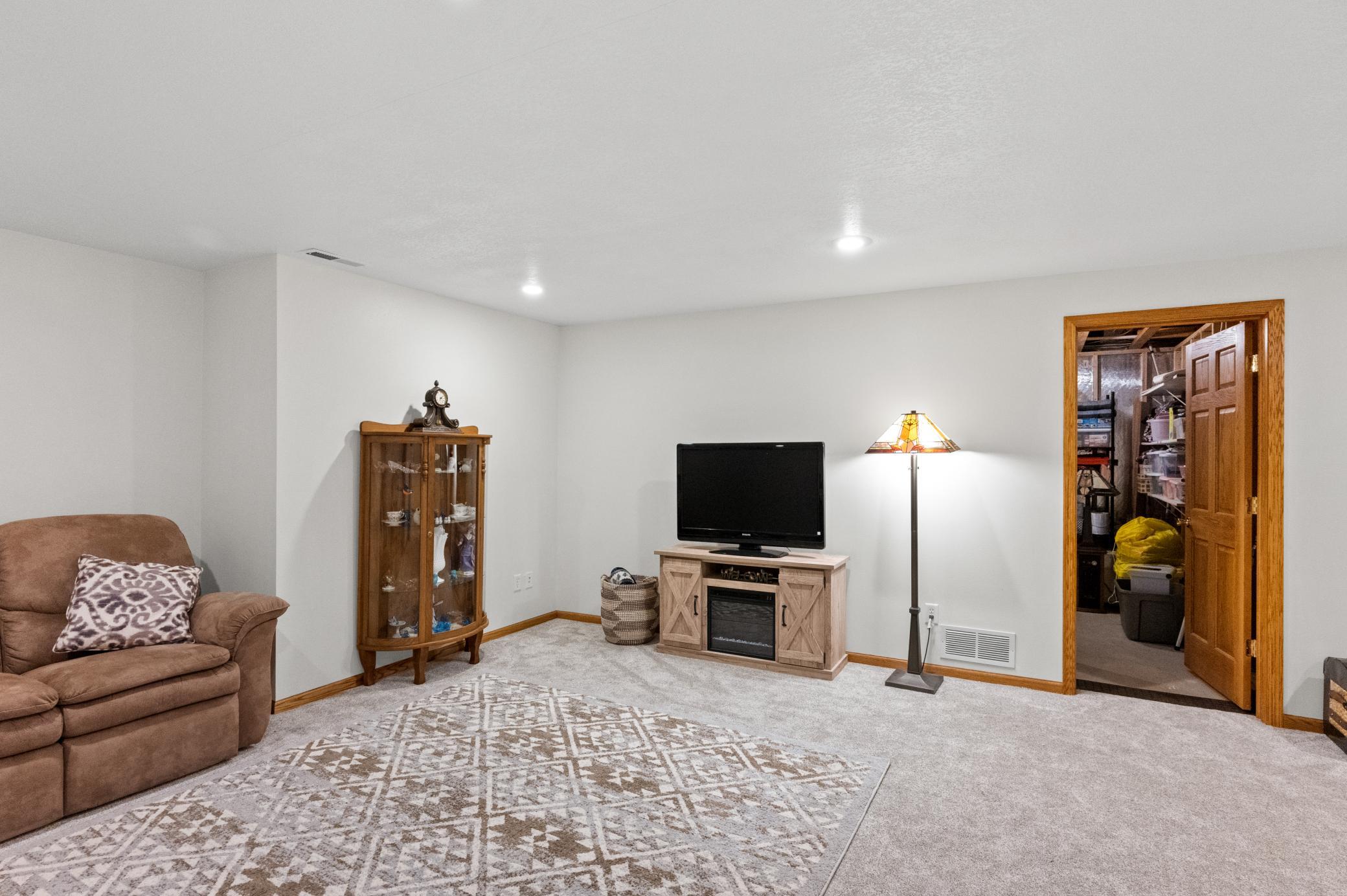 613 Temple Street Alexandria, MN 56308 - Photo 23 of 33
