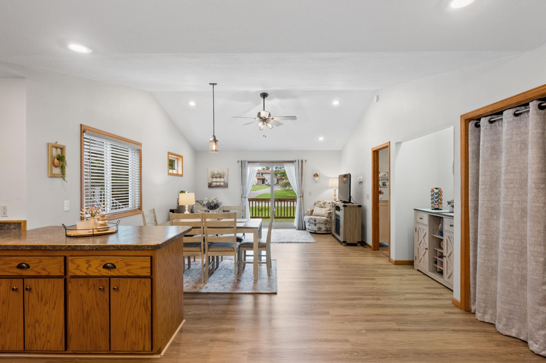 613 Temple Street Alexandria, MN 56308 - Photo 3 of 33