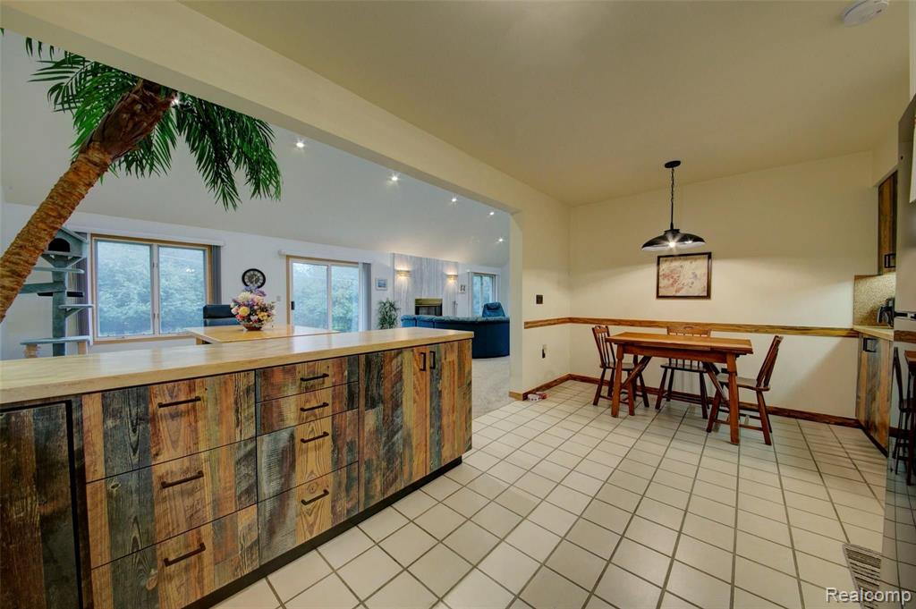 26198 Steele Road Farmington Hills, MI 48331 - Photo 15 of 31
