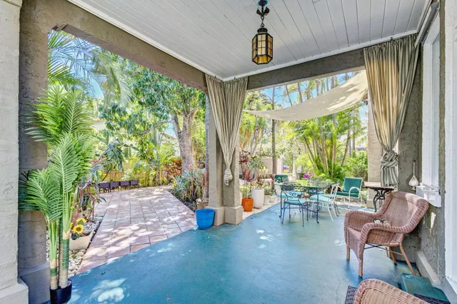 $1,900 | 519 28th Street, Unit A, West Palm Beach, FL 33407