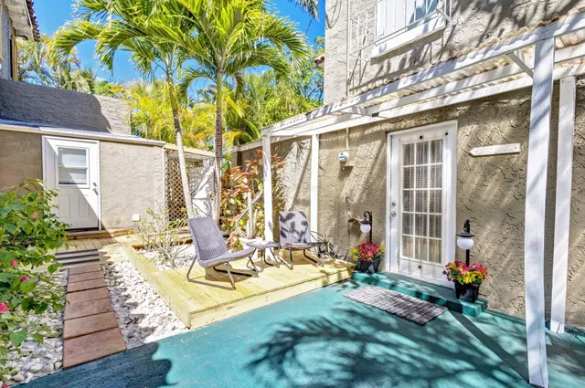 $1,900 | 519 28th Street, Unit A, West Palm Beach, FL 33407