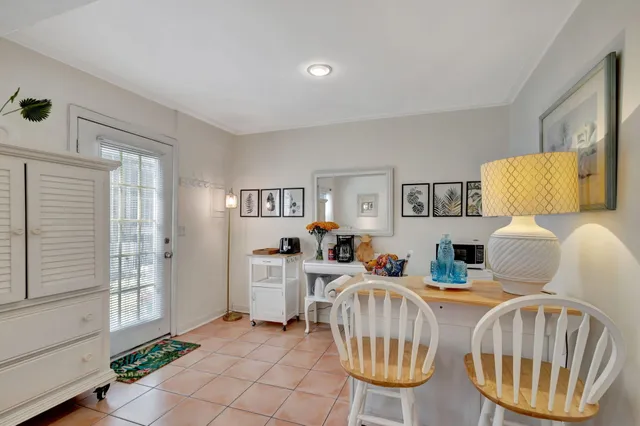 $1,900 | 519 28th Street, Unit A, West Palm Beach, FL 33407