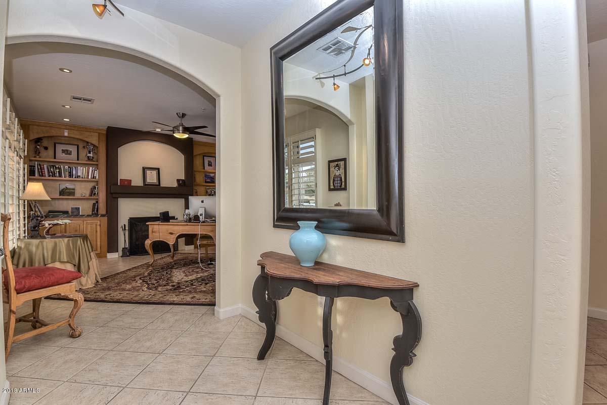 229 West Portland Street Phoenix, AZ 85003 - Photo 3 of 29 PORTLAND Foyer