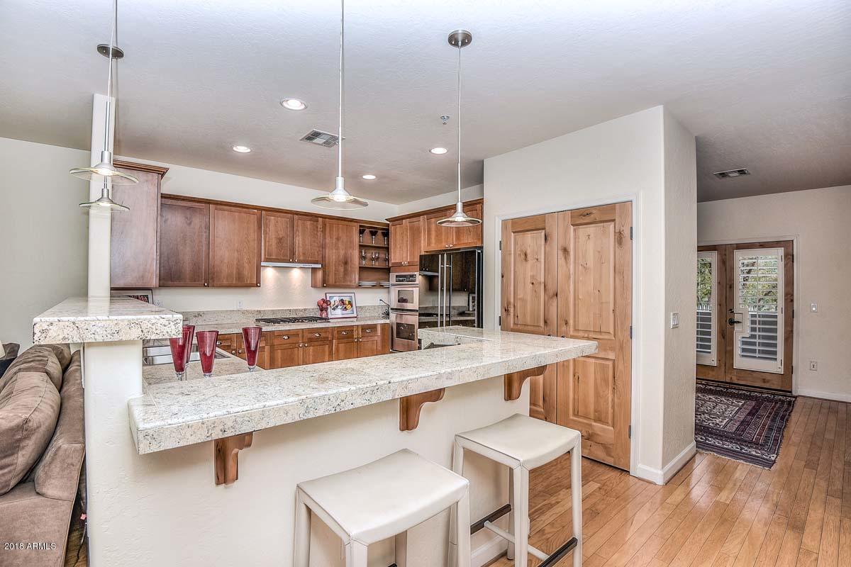 229 West Portland Street Phoenix, AZ 85003 - Photo 7 of 29 PORTLAND Kitchen Bar