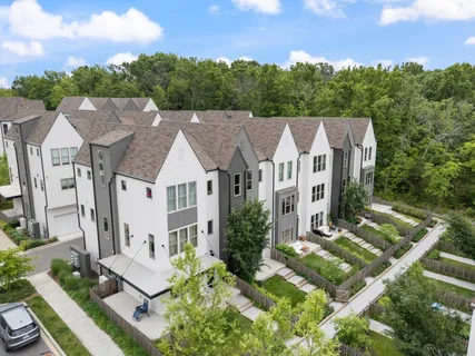 $439,900 | 352 East Village Lane, Nashville, TN 37216