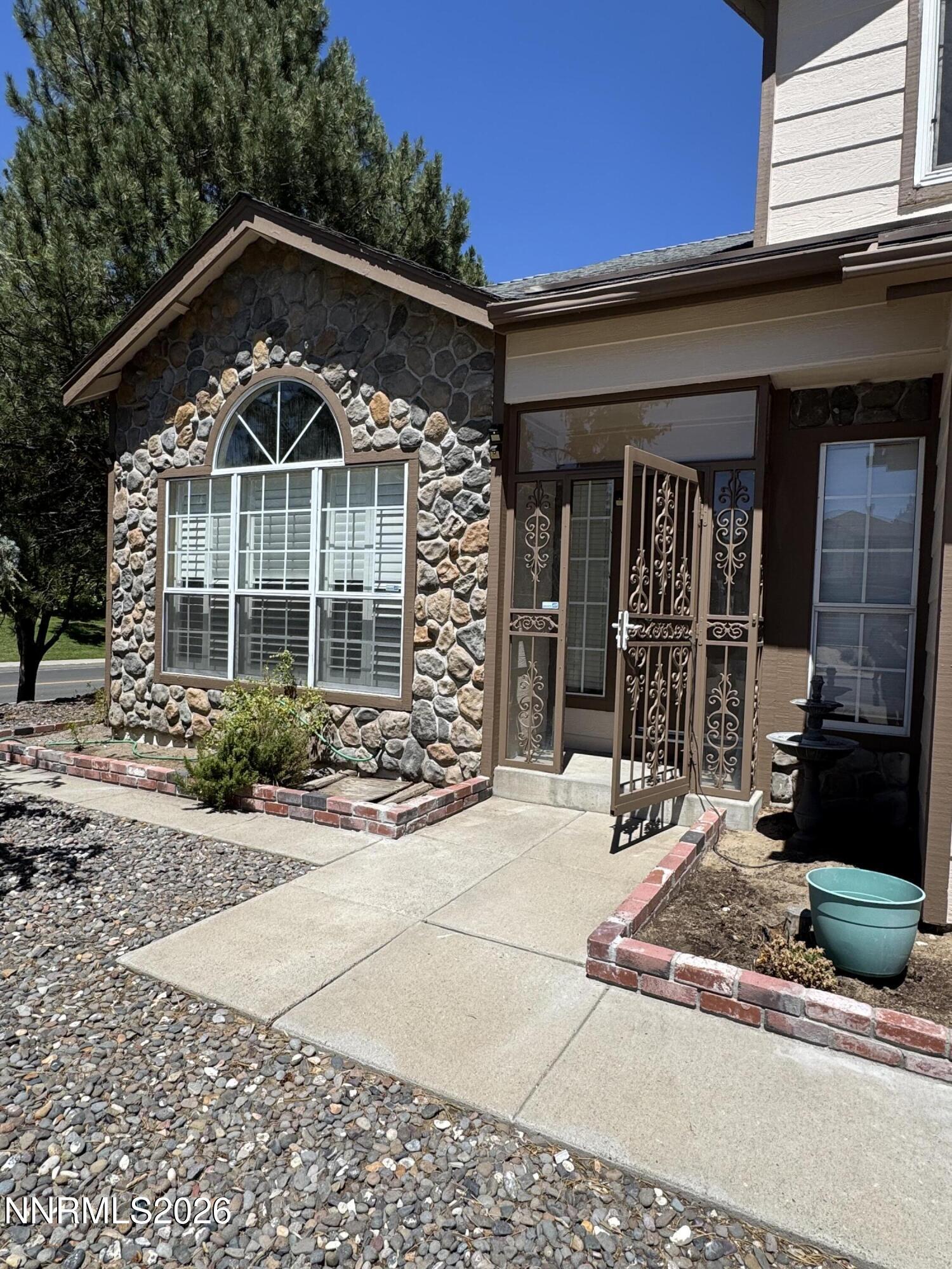 998 Edgecliff Drive Reno, NV 89523 - Photo 3 of 36 IMG_7059