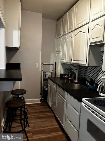 $349,000 | 414 Seward Square Southeast, Unit 104, Washington, DC 20003