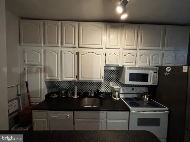 $349,000 | 414 Seward Square Southeast, Unit 104, Washington, DC 20003