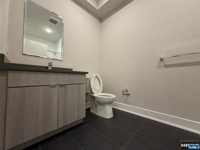 $3,745 | 470 Main Street, Unit 417, Fort Lee, NJ 07024