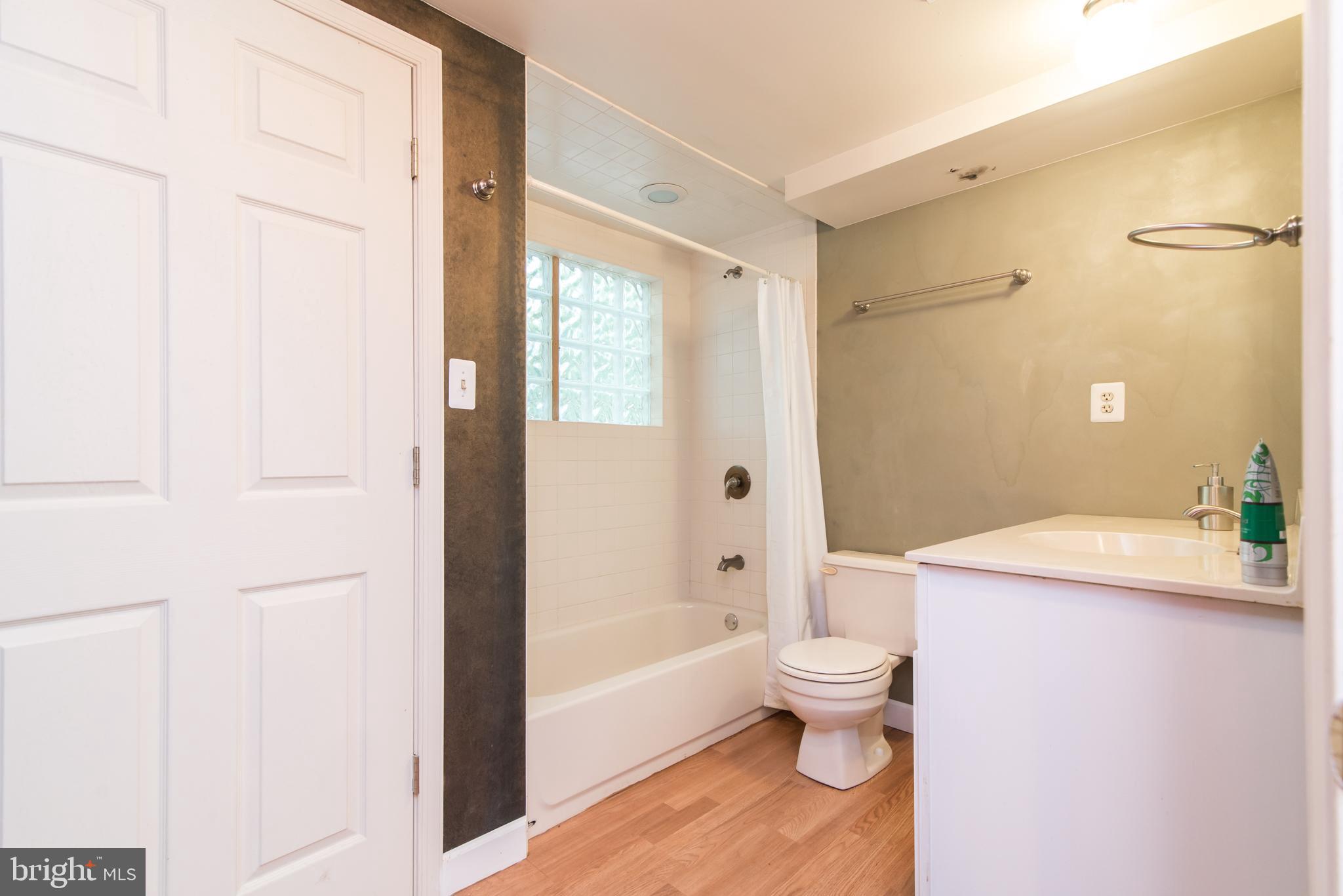9208 Mountjoy Road Marshall, VA 20115 - Photo 15 of 31 Bathroom 2 Main Level