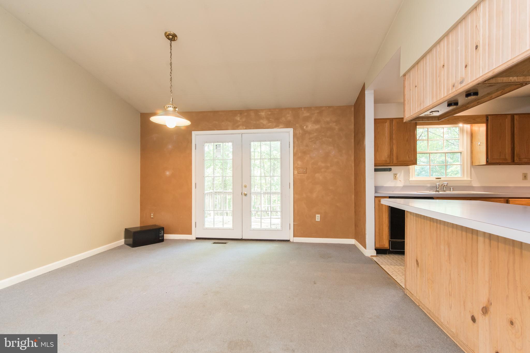 9208 Mountjoy Road Marshall, VA 20115 - Photo 4 of 31 Huge Family Room