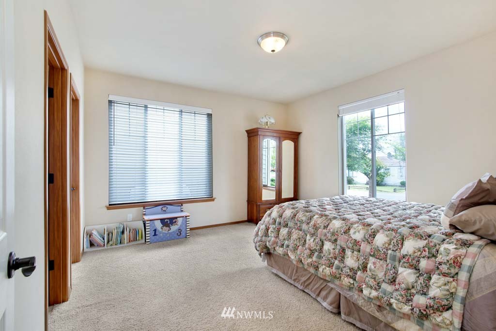 5811 Parker Road East Sumner, WA 98390 - Photo 12 of 25