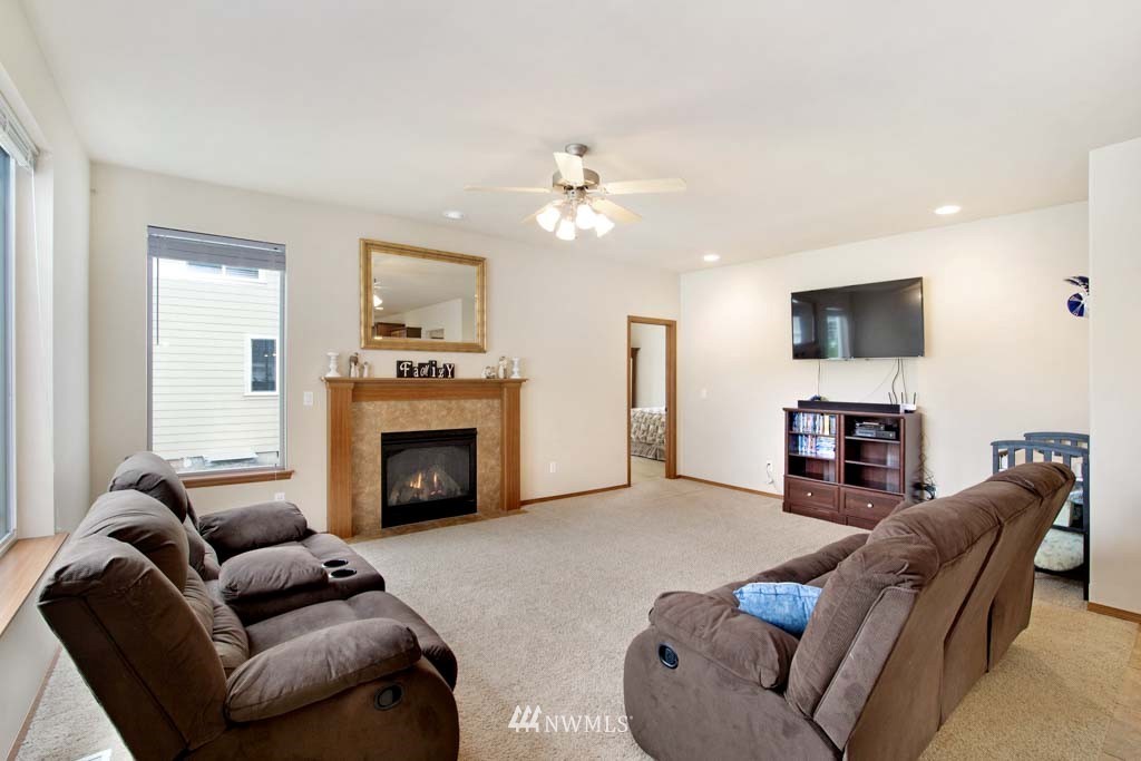 5811 Parker Road East Sumner, WA 98390 - Photo 10 of 25