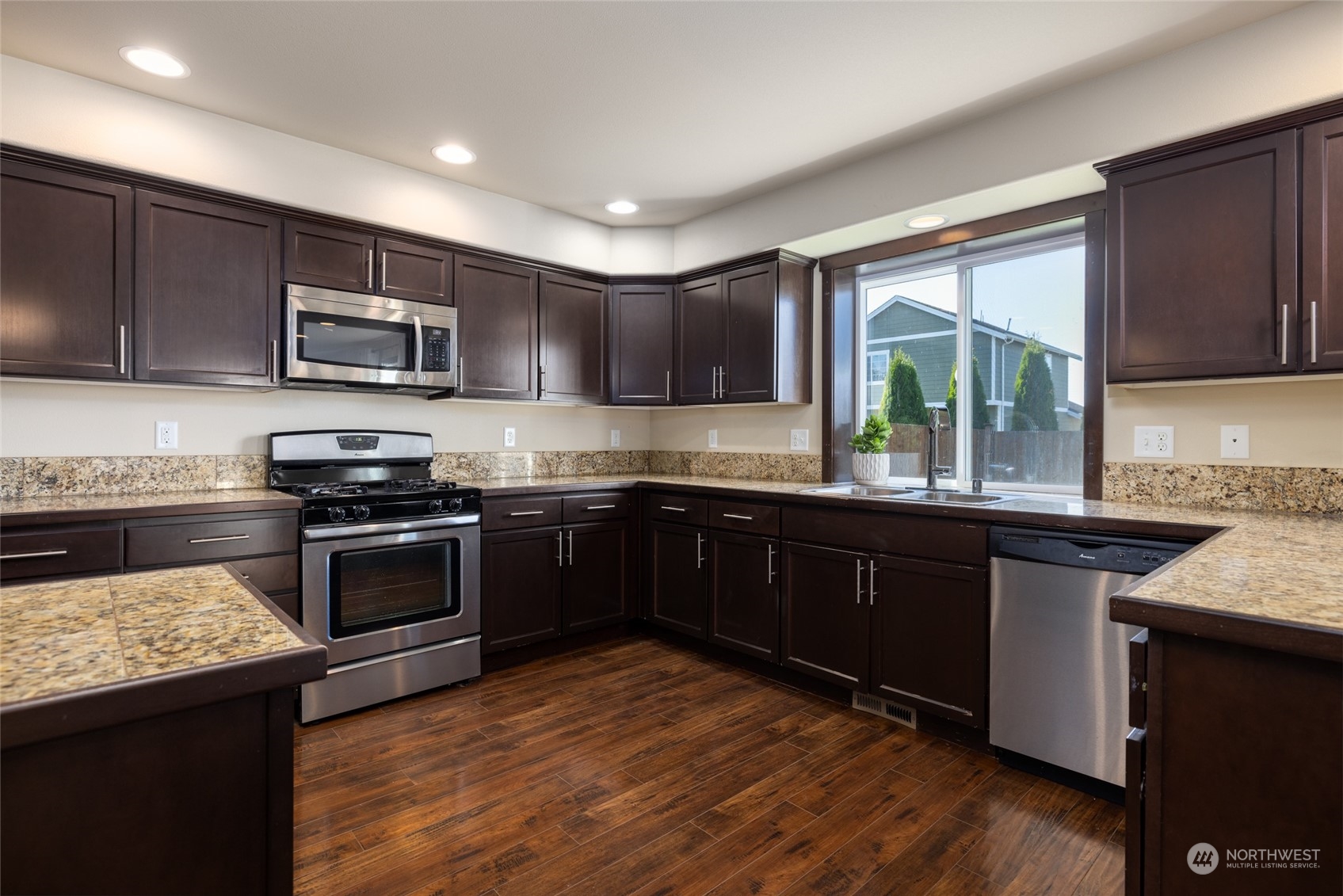 329 Barry Loop Mount Vernon, WA 98274 - Photo 14 of 39