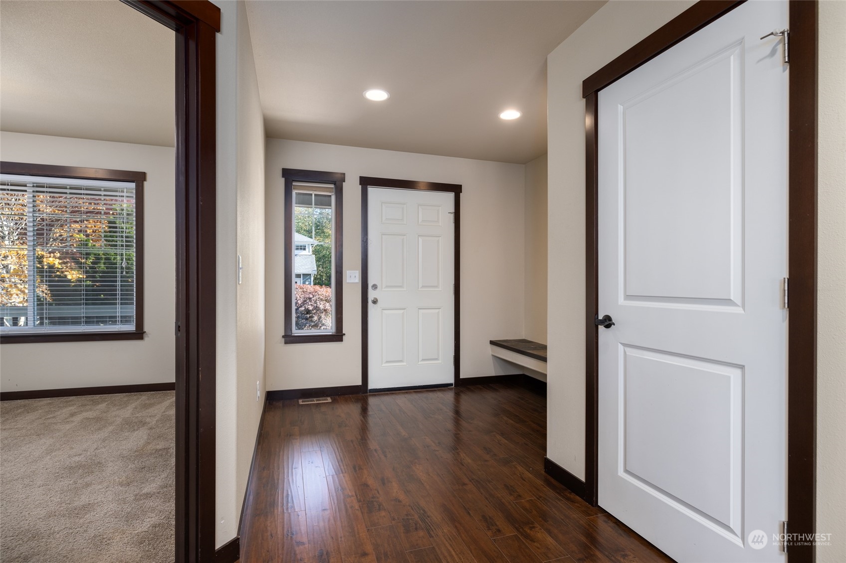 329 Barry Loop Mount Vernon, WA 98274 - Photo 4 of 39