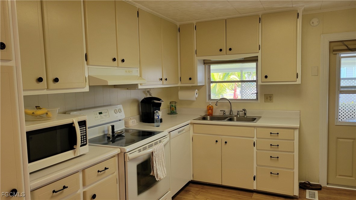 20 Channel Lane Fort Myers, FL 33905 - Photo 6 of 19