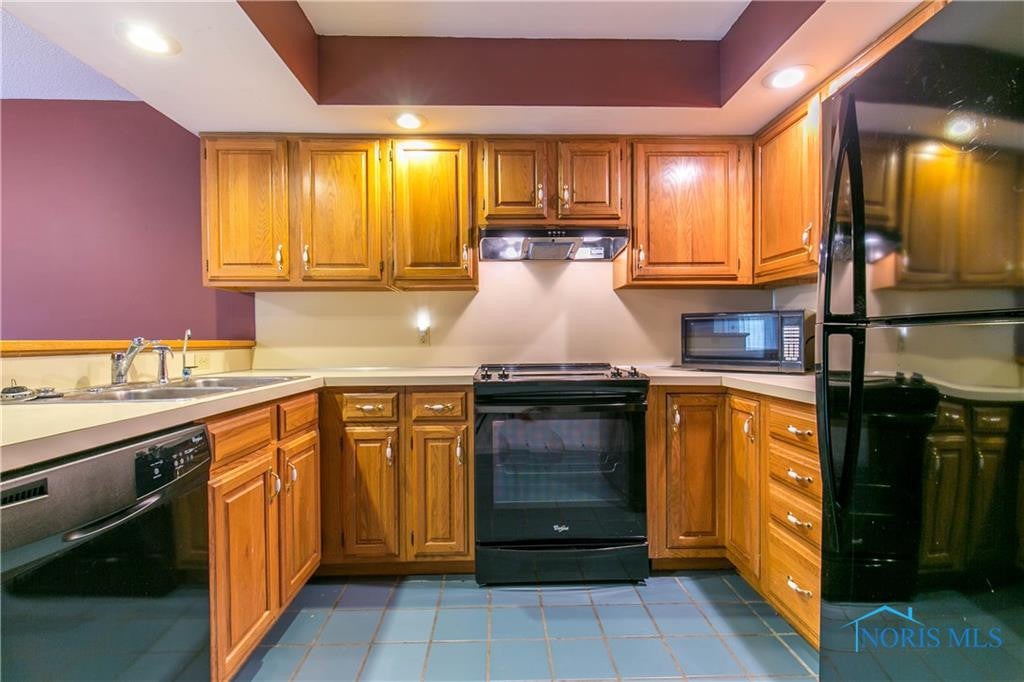 1186 Hidden Ridge Road, Unit E Toledo, OH 43615 - Photo 4 of 26 Gallery Image 4