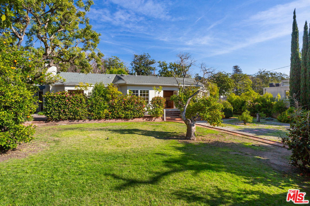 455 North Bundy Drive Los Angeles, CA 90049 - Photo 2 of 12