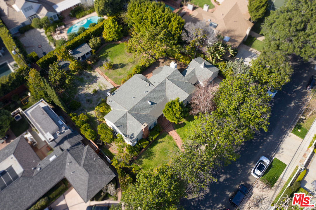 455 North Bundy Drive Los Angeles, CA 90049 - Photo 11 of 12