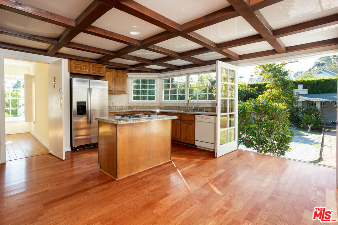 455 North Bundy Drive Los Angeles, CA 90049 - Photo 5 of 12