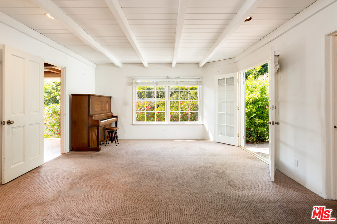 455 North Bundy Drive Los Angeles, CA 90049 - Photo 6 of 12