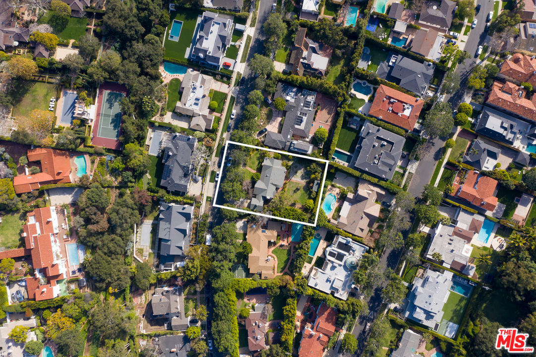 455 North Bundy Drive Los Angeles, CA 90049 - Photo 9 of 12