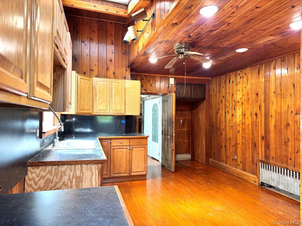 560 Taxter Road Elmsford, NY 10523 - Photo 10 of 39