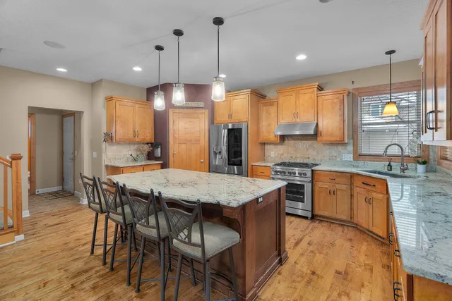 $849,900 | 695 Rosa Court, Eagan, MN 55123