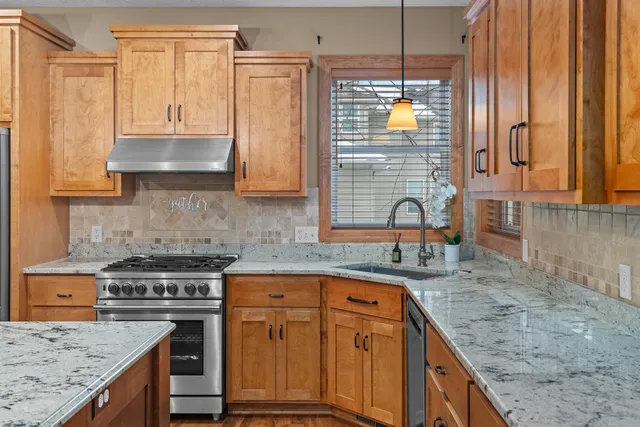 $849,900 | 695 Rosa Court, Eagan, MN 55123