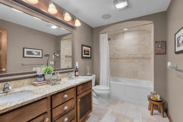 $849,900 | 695 Rosa Court, Eagan, MN 55123