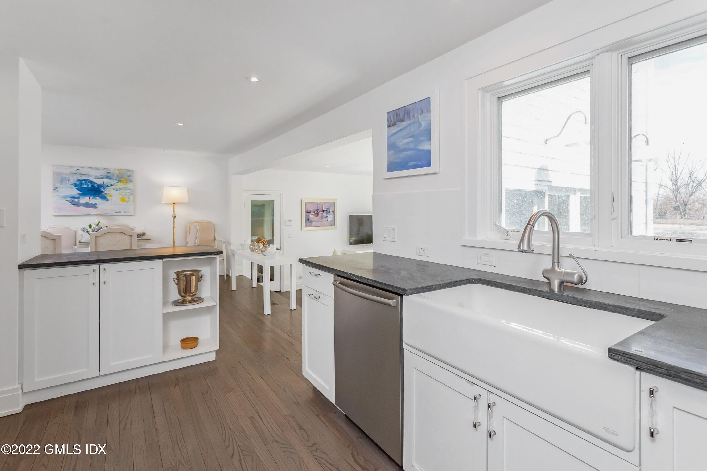 63 Roton Avenue Norwalk, CT 06853 - Photo 11 of 40 170472173-10