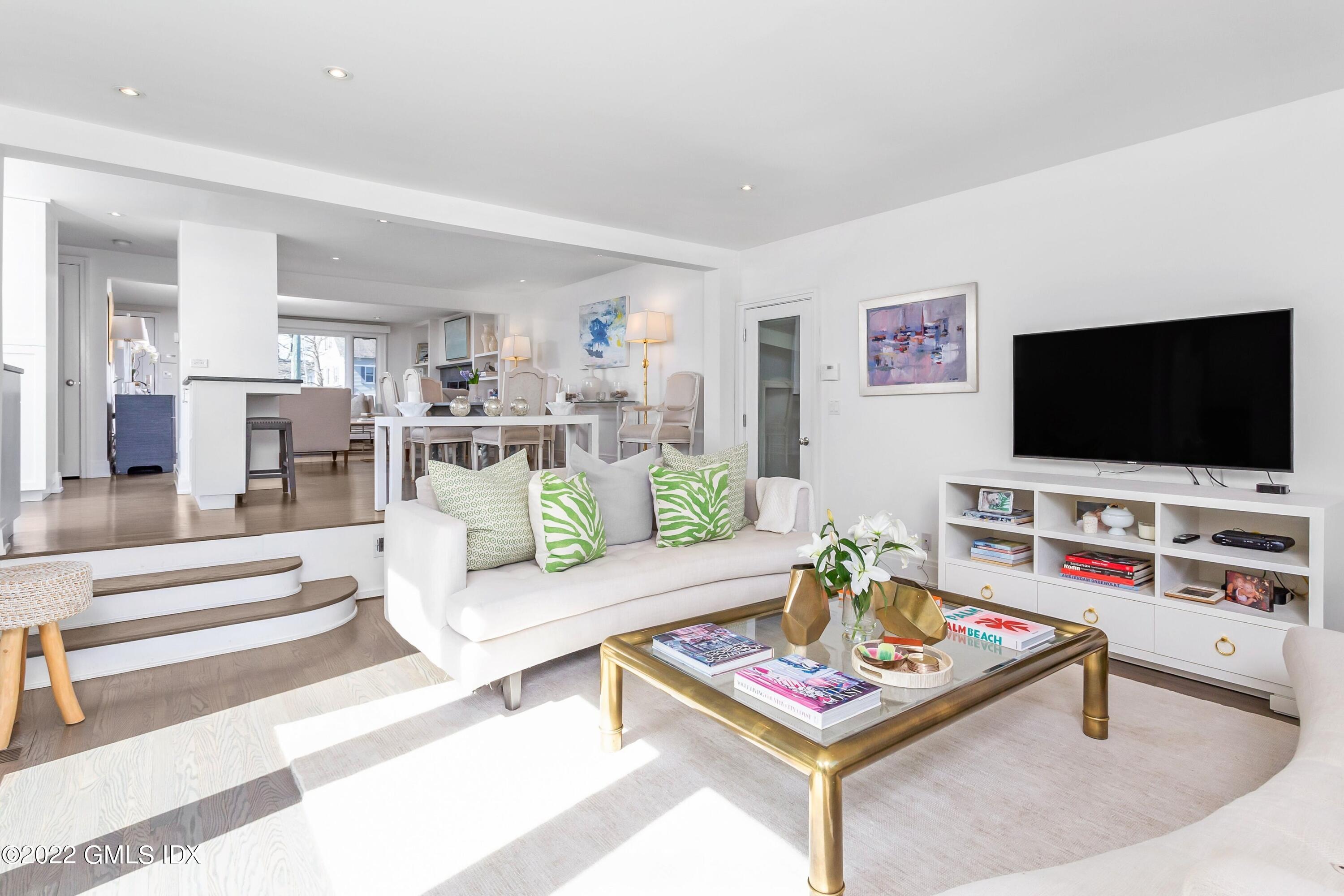 63 Roton Avenue Norwalk, CT 06853 - Photo 12 of 40 170472173-11