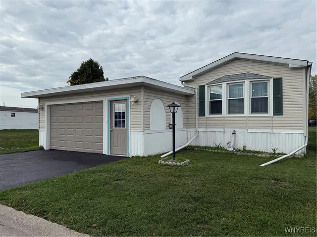 $70,000 | 648 Birchwood Drive, Lockport Town, NY 14094