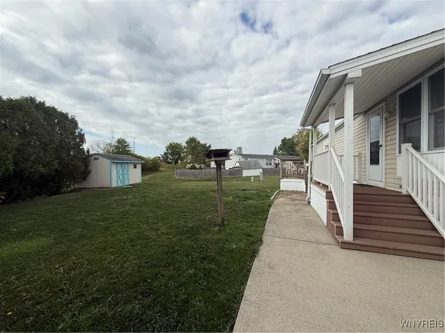 $70,000 | 648 Birchwood Drive, Lockport Town, NY 14094