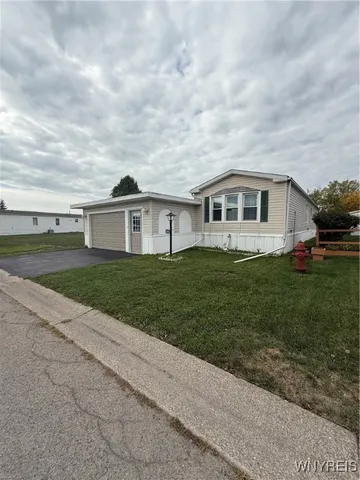 $70,000 | 648 Birchwood Drive, Lockport Town, NY 14094