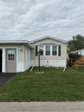 $70,000 | 648 Birchwood Drive, Lockport Town, NY 14094