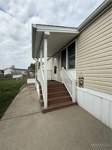 $70,000 | 648 Birchwood Drive, Lockport Town, NY 14094