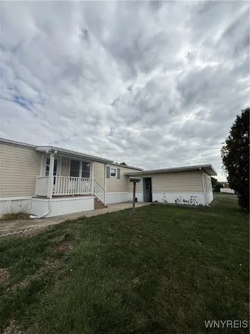 $70,000 | 648 Birchwood Drive, Lockport Town, NY 14094