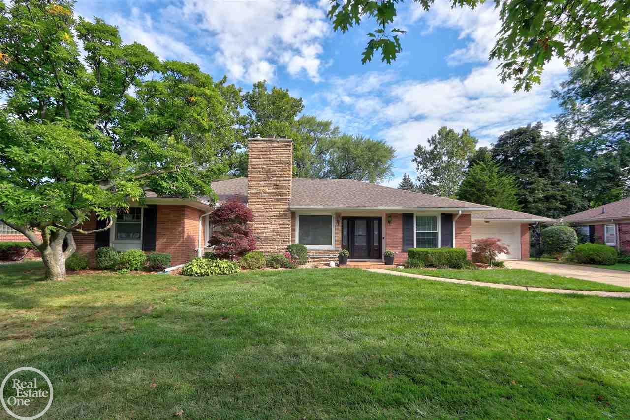 1160 South Renaud Road Grosse Pointe Woods, MI 48236 - Photo 1 of 48