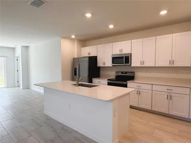 $2,900 | 17614 Pleasantview Boulevard, Land O Lakes, FL 34638