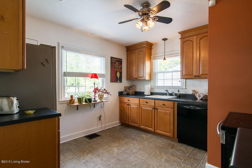4221 Winchester Road Louisville, KY 40207 - Photo 14 of 37 4221 Winchester Rd-15