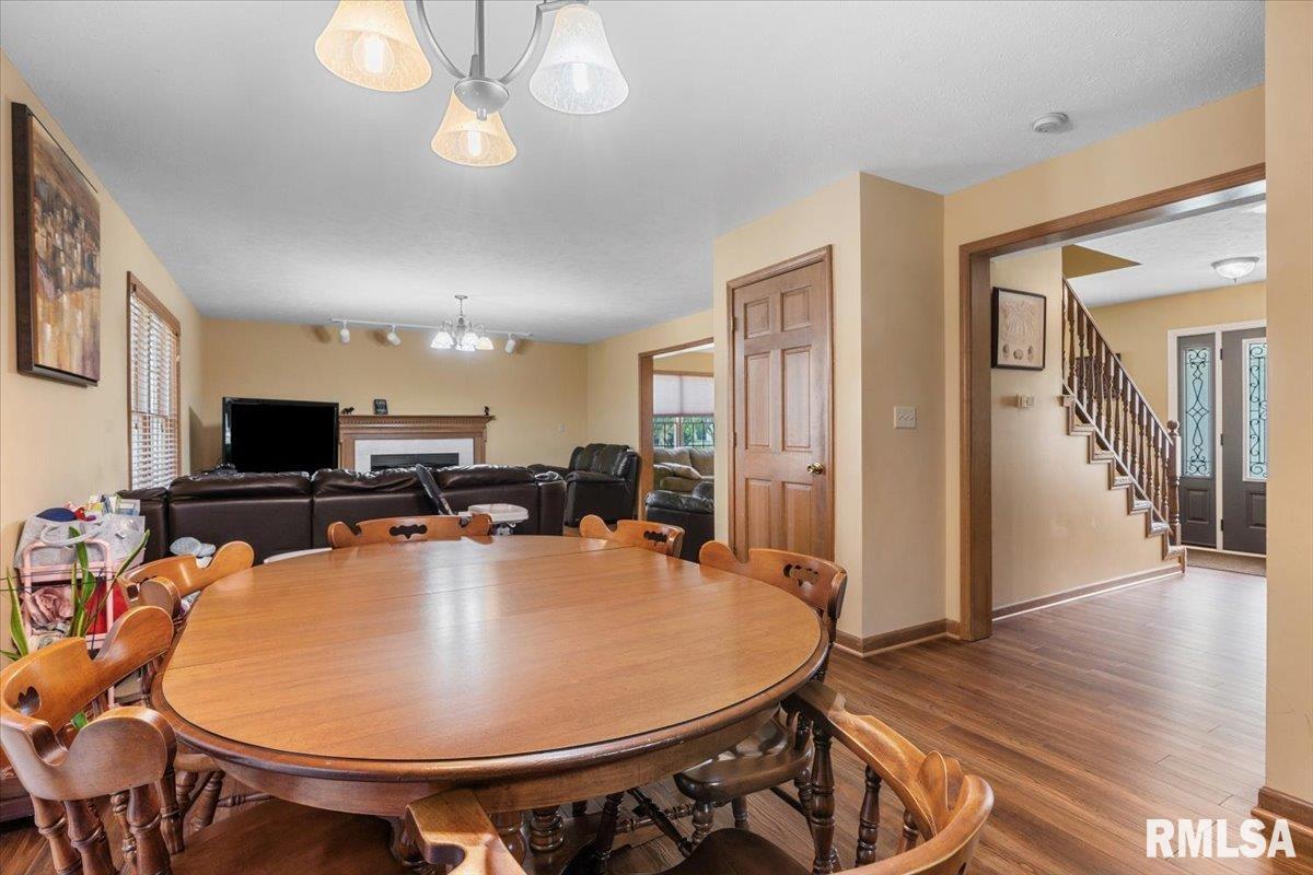 8033 Wilson Terrace Springfield, IL 62712 - Photo 9 of 40