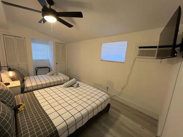 $5,500 | 2619 Sherman Street, Hollywood, FL 33020