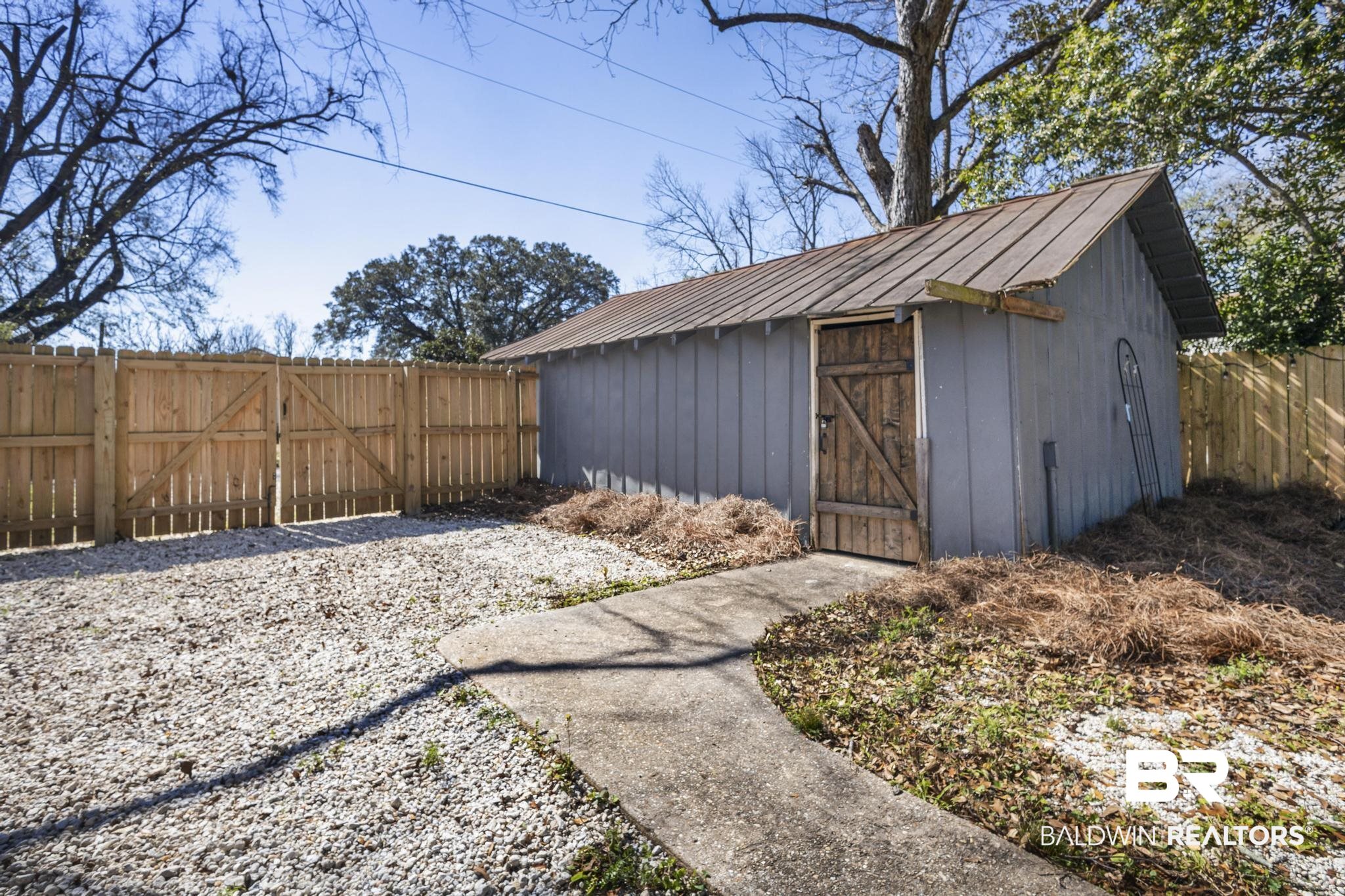 305 West Orange Avenue Foley, AL 36535 - Photo 8 of 35