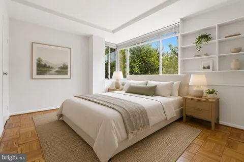 $320,000 | 4200 Cathedral Avenue Northwest, Unit 812, Washington, DC 20016
