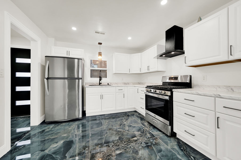 7845 South Kilpatrick Avenue Chicago, IL 60652 - Photo 2 of 20