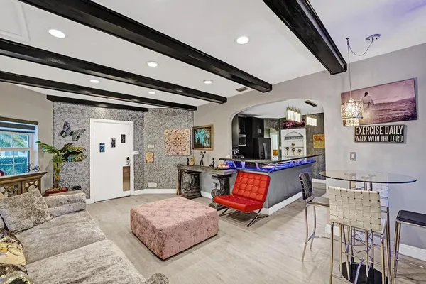 $3,500 | 2000 Jackson Street, Hollywood, FL 33020